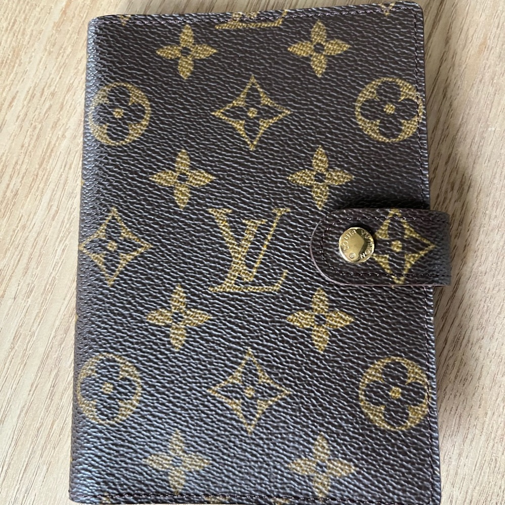 Louis Vuitton PM agenda